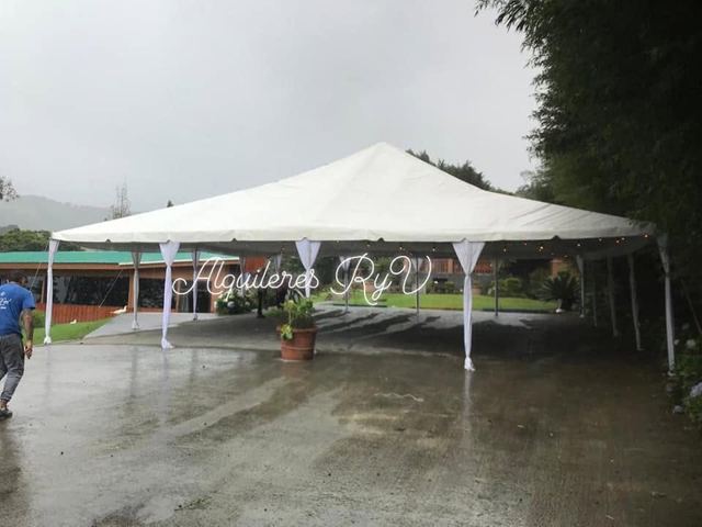 Toldo grande blanco en terraza